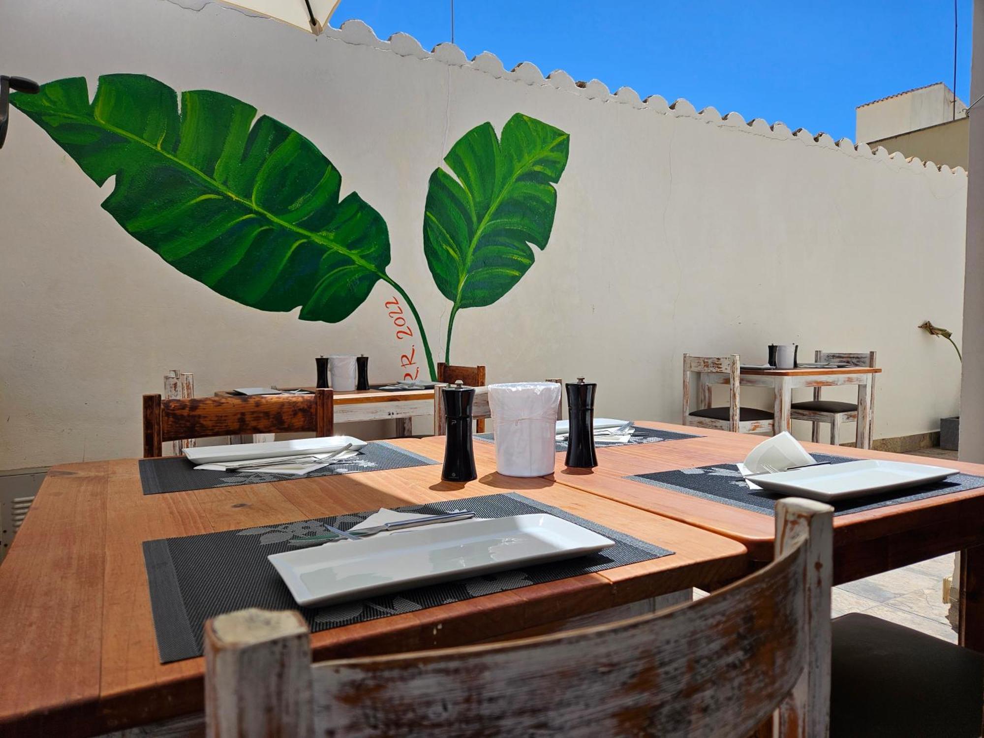 Seven Hostal Cala Millor  Bagian luar foto