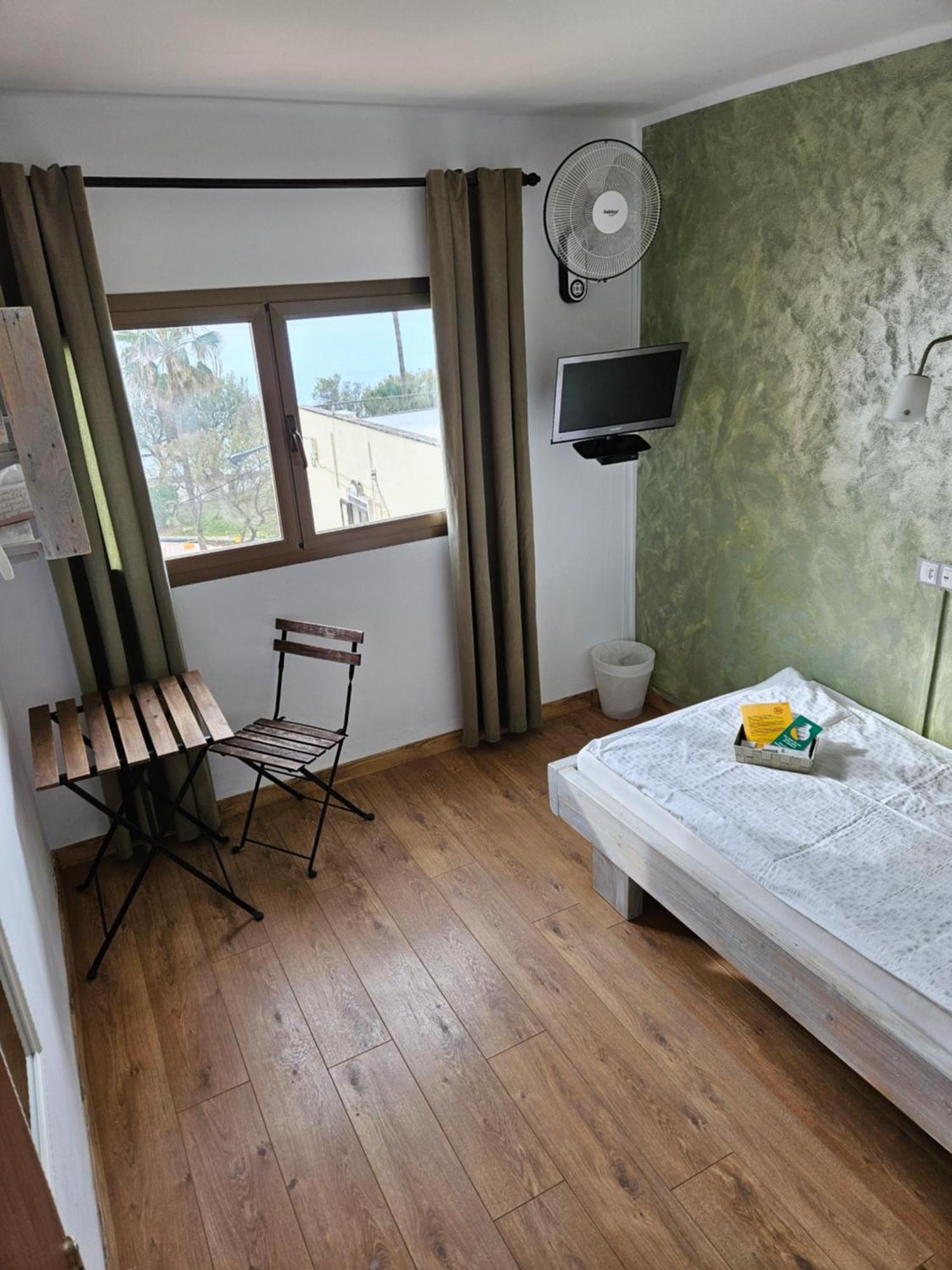Seven Hostal Cala Millor  Bagian luar foto