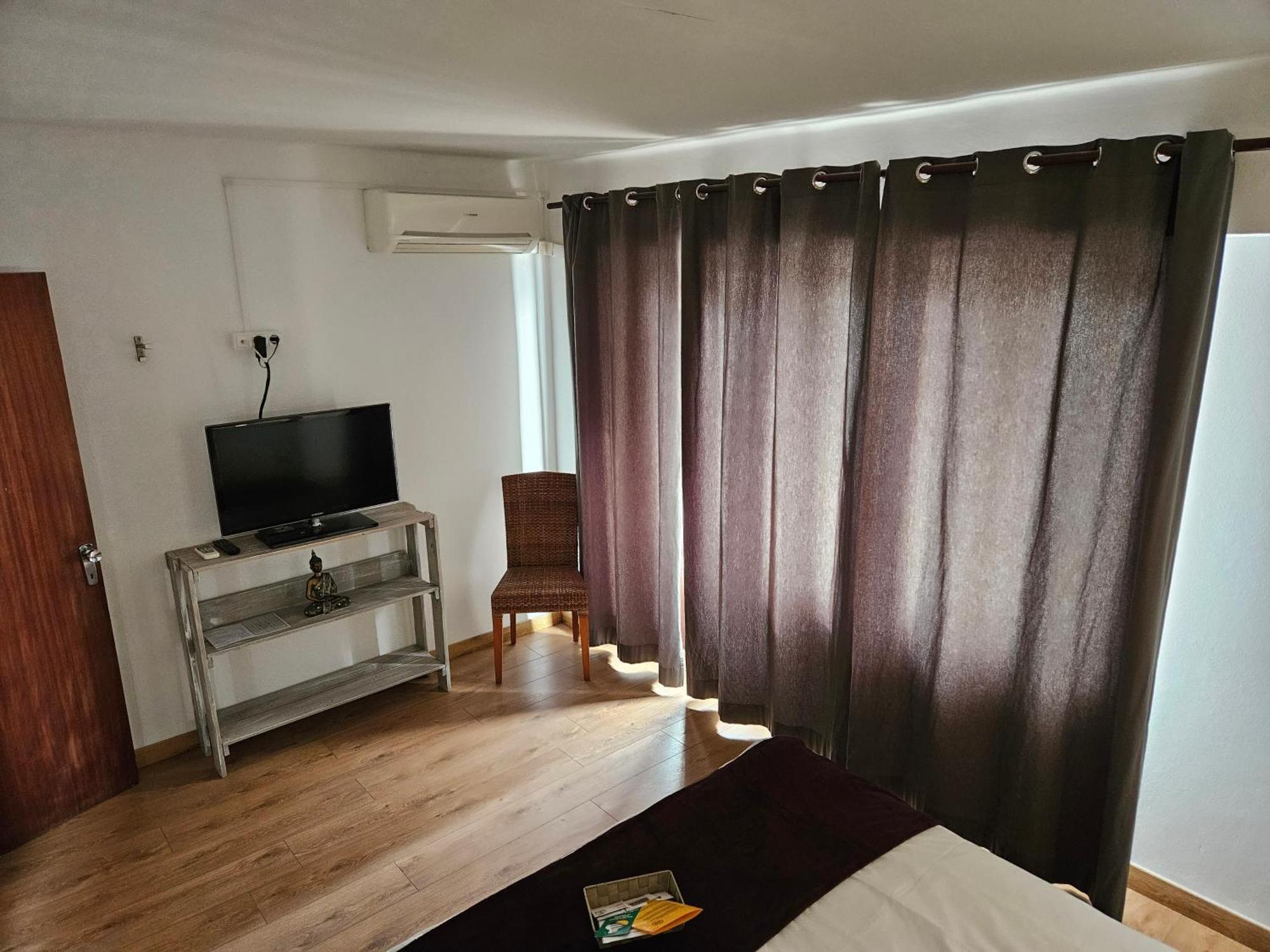 Seven Hostal Cala Millor  Bagian luar foto