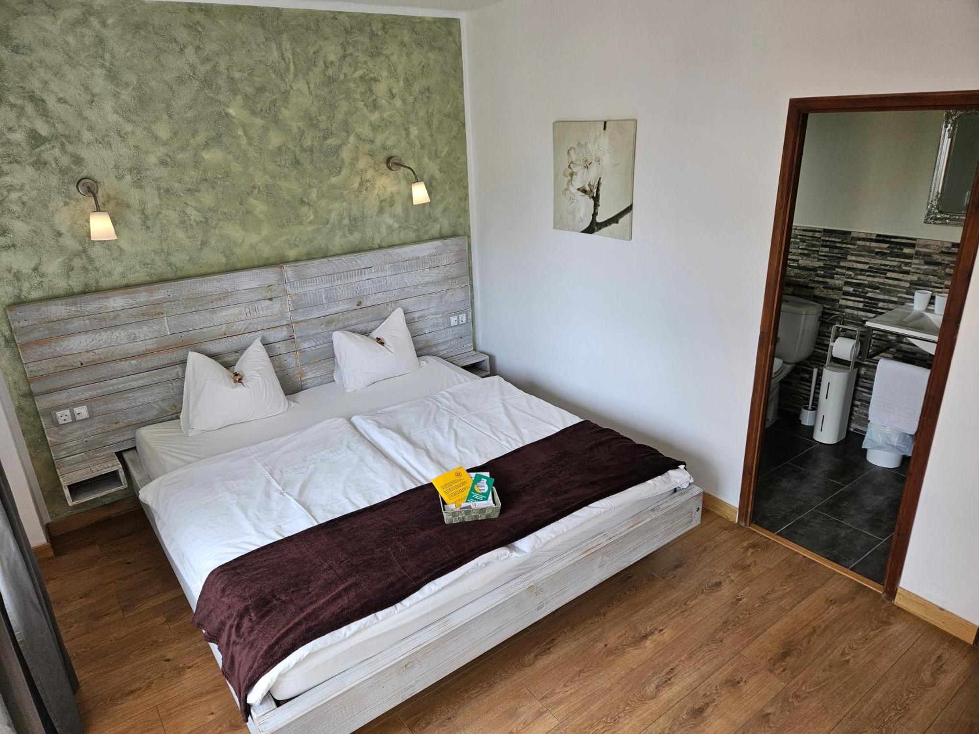 Seven Hostal Cala Millor  Bagian luar foto
